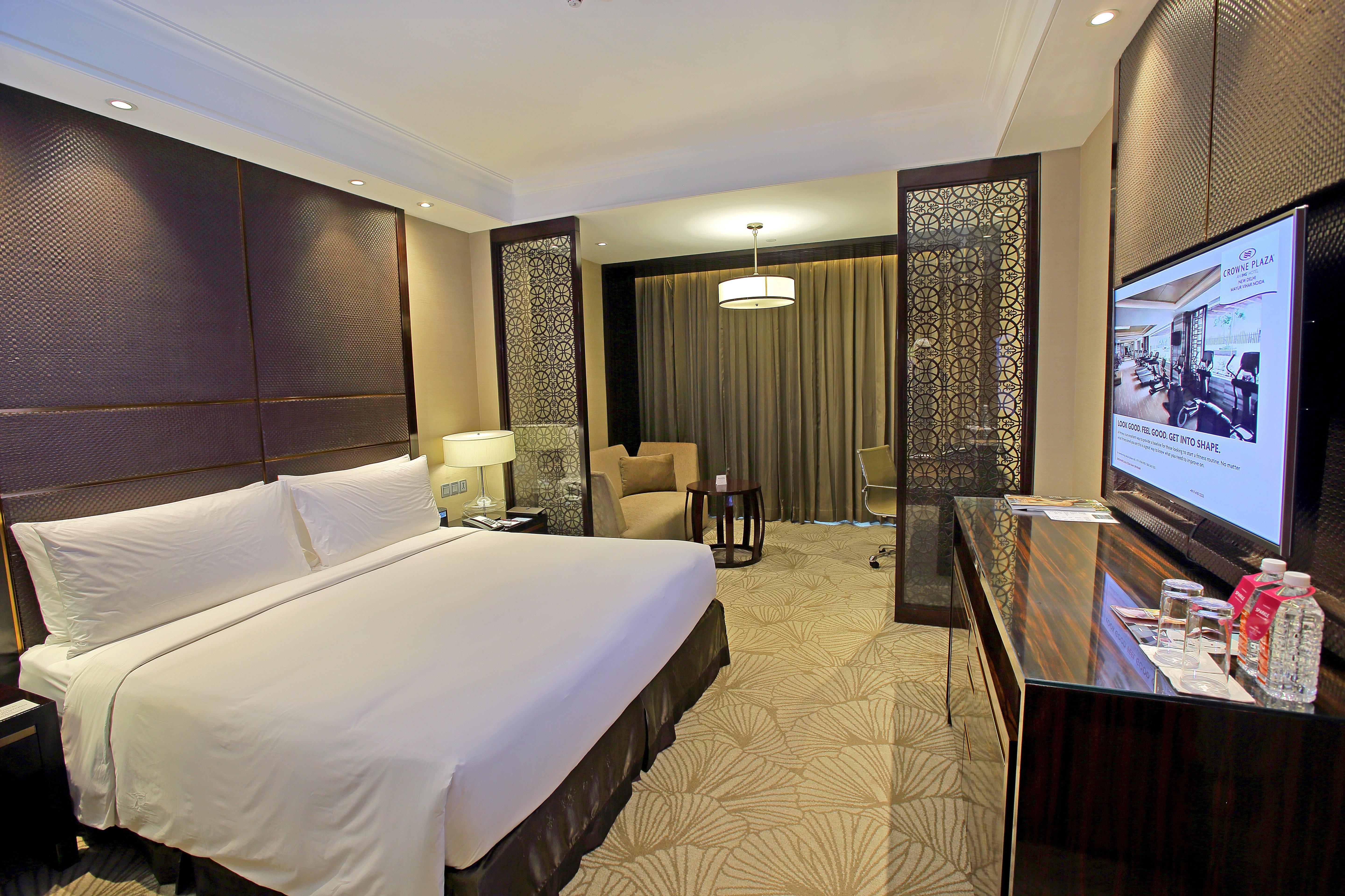 Crowne Plaza Mayur Vihar Noida By Ihg होटल 5*