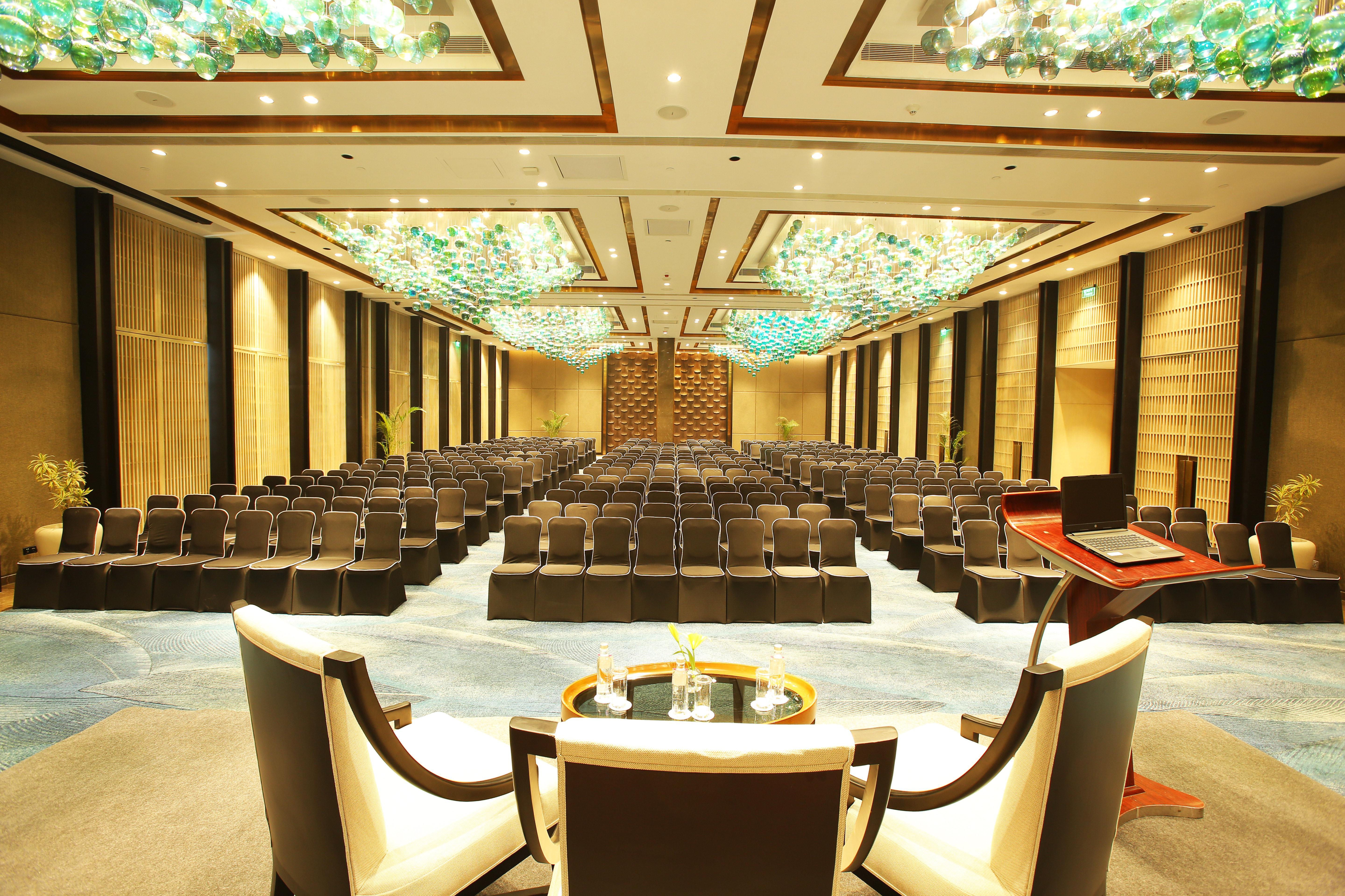 Crowne Plaza Mayur Vihar Noida By Ihg 5*