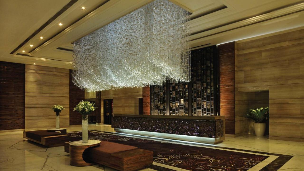 Crowne Plaza Mayur Vihar Noida By Ihg 5*
